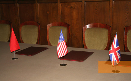 Image: Yalta, 2011, Conference room, Armin Krake