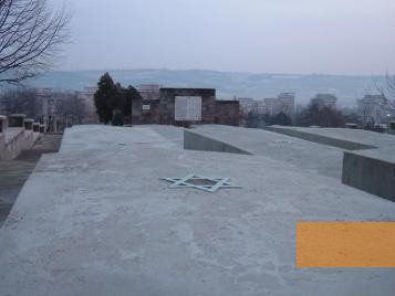 Image: Iaşi, 2006, Mass graves on the Jewish cemetery, Stiftung Denkmal, Roland Ibold