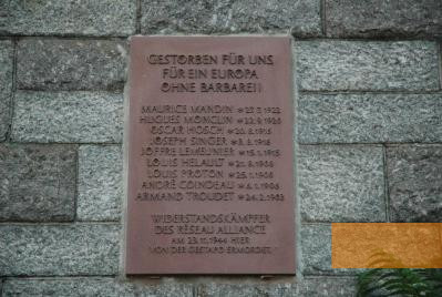 Image: Kehl, 2006, Memorial plaque on the German side of Europe Bridge, Kehler Zeitung, Hans-Jürgen Walter
