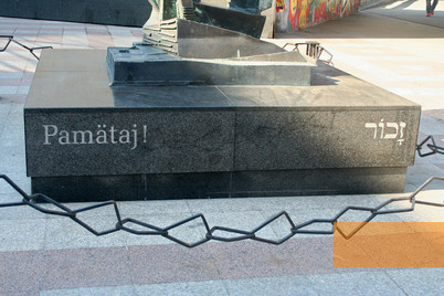 Image: Bratislava, 2007, Inscription »Remember!« on the pedestal of the Holocaust memorial, Douglas Sprott