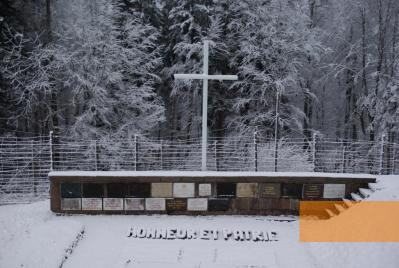 Image: Natzweiler-Struthof, 2010, Memorial wall at the ash pit, Ronnie Golz