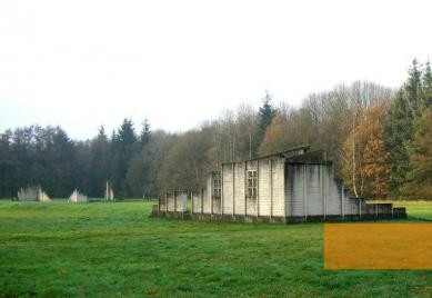 Image: Westerbork, 2006, Party reconstructed barracks, Ronnie Golz