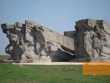 Image: Kerch, 2010, Monument to the landing of the Red Army, Miriam Halahmy