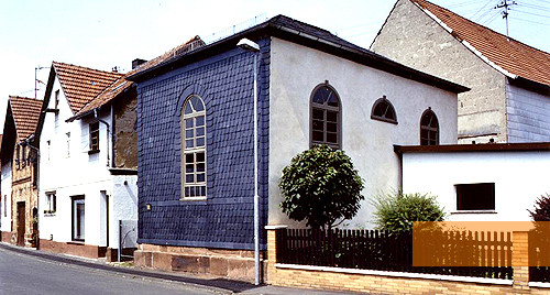 Image: Roth, 2002, Southwest facade of the restored building, Landesamt für Denkmalpflege Hessen, Christine Krienke