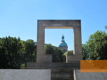 Image: Hanover, 2012, The memorial depicts a symbolised bracket, Projekt Erinnerungskultur Hannover