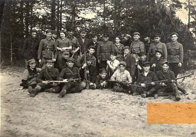 Image: Nalibocka forest, 1943, An armed group of Bielski partisans, Yad Vashem