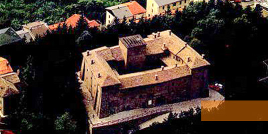 Image: Montefiorino, 2000, View of the medieval castle of Montefiorino, Comune di Montefiorino.