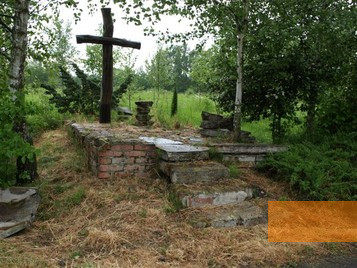 Image: Mamonowo, 2012, Memorial cross at the former camp site, Dietrich Mattern
