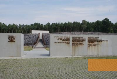 Image: Bełżec, 2009, Entrance area to the memorial site, Thorbjörn Hoverberg
