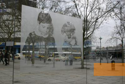 Image: Berlin, 2008, Close-up of the Mirrored Wall Memorial, Stiftung Denkmal, Anne Bobzin