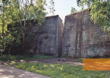 Image: Kętrzyn, 2010, Remains of the crew bunker in security zone 3, Stiftung Denkmal