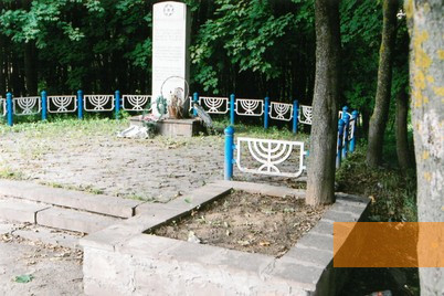 Image: Ternopil, 2005, Memorial on the site of mass shootings, Stiftung Denkmal
