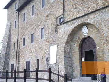Image: Montefiorino, 2007, Castle entrance, Virginia Gentilini