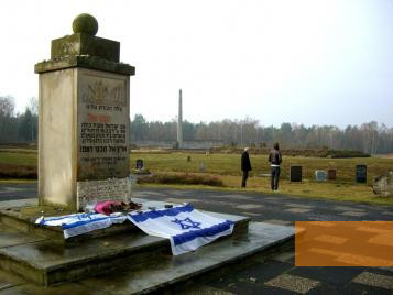 Image: Lohheide, 2007, Memorial to the Jewish victims, set up in 1946 by survivors, Ronnie Golz