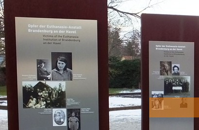 Image: Brandenburg an der Havel, 2015, Information boards at the memorial, Christof Beyer