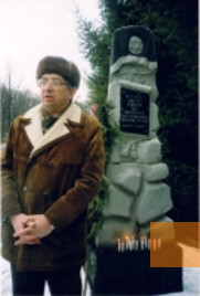 Image: Vinnytsya, 2003, Chairman of the Jewish community, Ilya Grobman, at the memorial to the murdered Jews, Ilya Grobman