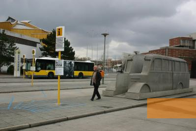 Image: Berlin, 2008, The travelling »Grey Buses« memorial also came to Berlin, Stiftung Denkmal, Anne Bobzin