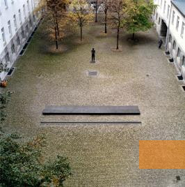Image: Berlin, undated, Commemorative courtyard of the German Resistance Memorial Center, Gedenkstätte Deutscher Widerstand
