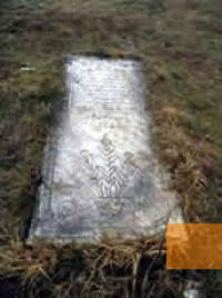 Image: Pristina, 2007, Memorial grave at the Jewish cemetery, Stiftung Denkmal