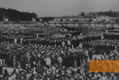 Image: Buchenwald, 1944, Prisoners during roll call, Sammlung Gedenkstätte Buchenwald