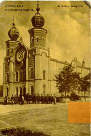 Bild:Békéscsaba, o.D., Historische Ansichtskarte der Neolog-Synagoge, public domain
