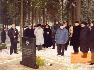 Image: Balda Forest, December 2004, Dedication of the memorial stone in the Balda Forest, Muzejs »Ebreji Latvijā«