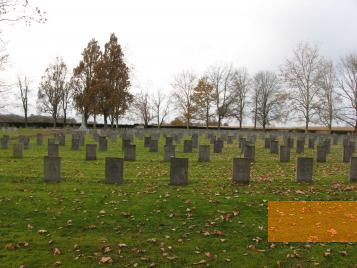 Bild:Gurs, 2007, Auf dem Friedhof sind fast 1.200 im Lager verstorbene Häftlige begraben, Jean Michel Etchecolonea