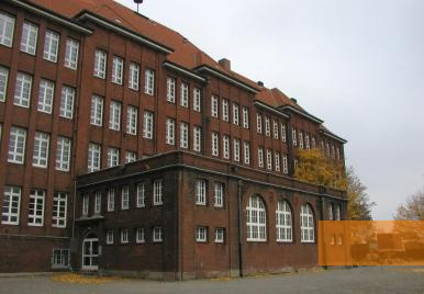 Bild:Hamburg, o.D., Die Schule am Bullenhuser Damm, Gedenkstätte Bullenhuser Damm