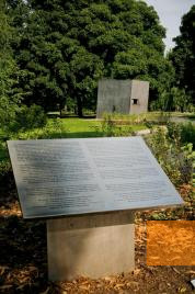 Image: Berlin, 2008, Memorial plaque and Memorial to the Homosexuals Persecuted under the National Socialist Regime, Marco Priske