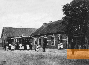 Bild:Mikieten, um 1910, Bahnstation mit Restauration A. Goldenstern, www.bildarchiv-ostpreussen.de