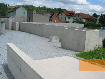 Bild:Gusen, 2004, Das Memorial Gusen, BMI/Archiv der KZ-Gedenkstätte Mauthausen, Christian Dürr