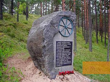 Bild:Kalevi-Liiva, 2010, Denkmal für die ermordeten estnischen Roma, Laurentsiuse Selts