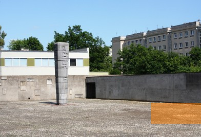 Bild:Warschau, 2013, Auf dem Gelände des Museums, Stiftung Denkmal