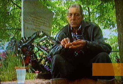 Image: Aleksandrovka, 2004, Still from a documentary film on Russian Roma, Viktor Dement
