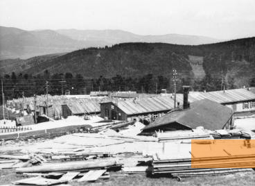 Bild:Natzweiler-Struthof, 1945, Ansicht des Konzentrationslagers, DMPA, Ministère de la Défense