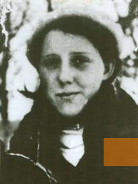 Bild:Ort und Datum unbekannt, Eugenia Rossamacha, die in Gantenwald verstorbene Mutter, Sammlung der KZ-Gedenkstätte SHA-Hessental