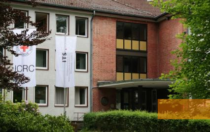 Bild:Bad Arolsen, 2008, Seit 1955 ist der Internationale Suchdienst im Gebäude an der Großen Allee in Bad Arolsen ansässig, ITS, Kathrin Flor