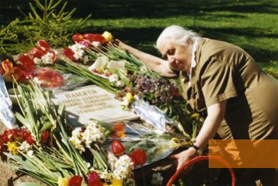 Bild:Dubrowka, 2003, Während einer  Gedenkveranstaltung, Nautschno-proswetitel'skij Zentr »Holocaust«, Moskau, Nadeschda Babajanz