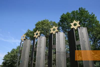 Bild:Vught, 2010, Denkmal für die deportierten jüdischen Kinder, André van Schaik