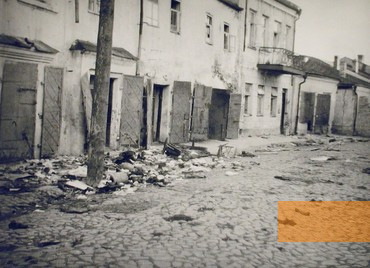 Bild:Luzk, 1942, Straße nach Räumung des Ghettos, Yad Vashem
