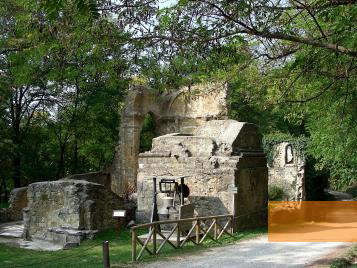 Image: Monte Sole, 2006, Ruins of the Casaglia village church, .arzan
