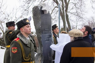 Bild:Tiraspol, 2018, Eröffnung des neuen Denkmals, Jewrejskaja Obschtschina Tiraspolja »Hesed«