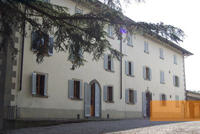 Image: Civitella in Val di Chiana, 2003, The documentation centre is on the second floor of the building, Biblioteca comunale di Civitella in Val di Chiana