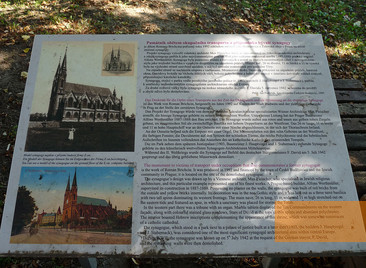 Bild:Budweis, 2011, Informationstafel vor dem Denkmal, Jitka Erbenová
