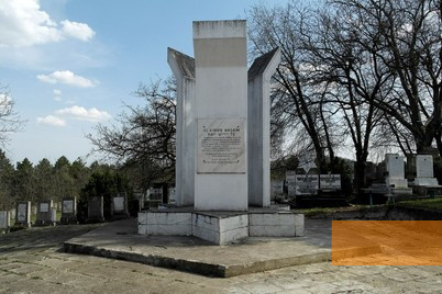 Bild:Dorohoi, 2015, Das Holocaustdenkmal auf dem jüdischen Friedhof, Christian Herrmann