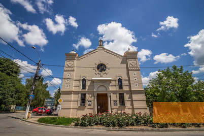 Bild:Şimleu Silvaniei, 2016, Ansicht der Synagoge, Ady Negrean