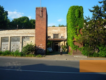 Bild:Belgrad, 2012, Der ehemalige Italienische Pavillon wird heute von Künstlern benutzt, Stiftung Denkmal