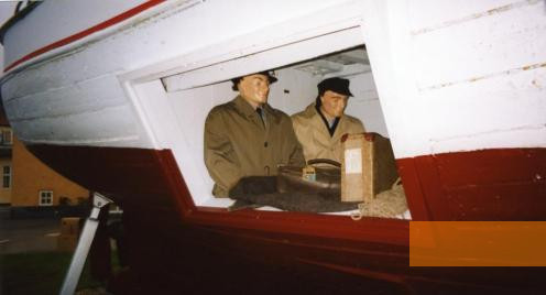 Bild:Gilleleje, 2007, Fischerboot auf dem Museumsgelände mit einem nachgestalteten Fluchtversteck, Mogens Wulff