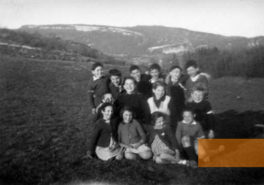 Bild:Izieu, 26. März 1944, Gruppenfoto der Kinder 12 Tage vor ihrer Verschleppung, Maison d’Izieu, Collection Marie-Louise Bouvier