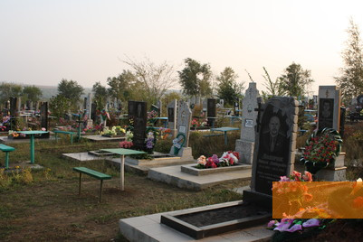 Bild:Domaniwka, 2012, Gemeindefriedhof, Stiftung Denkmal